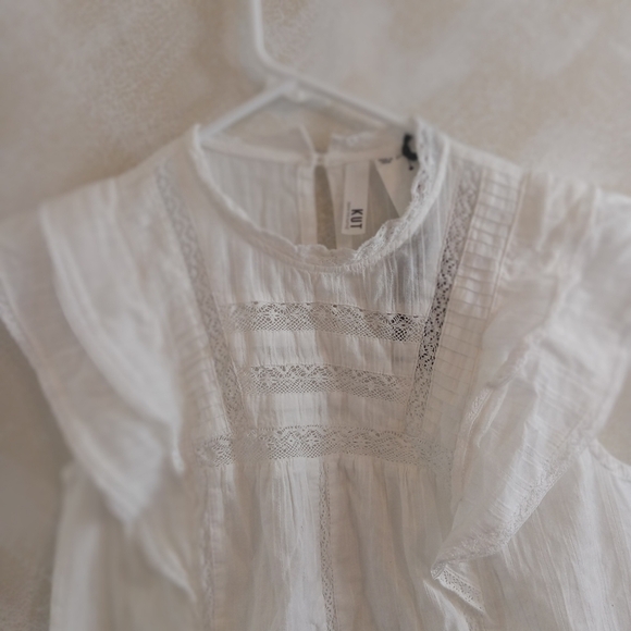 Size SP Kut from the Kloth White Flutter Sleeve Ruffle Lace Top Blouse NWT - Picture 2 of 7